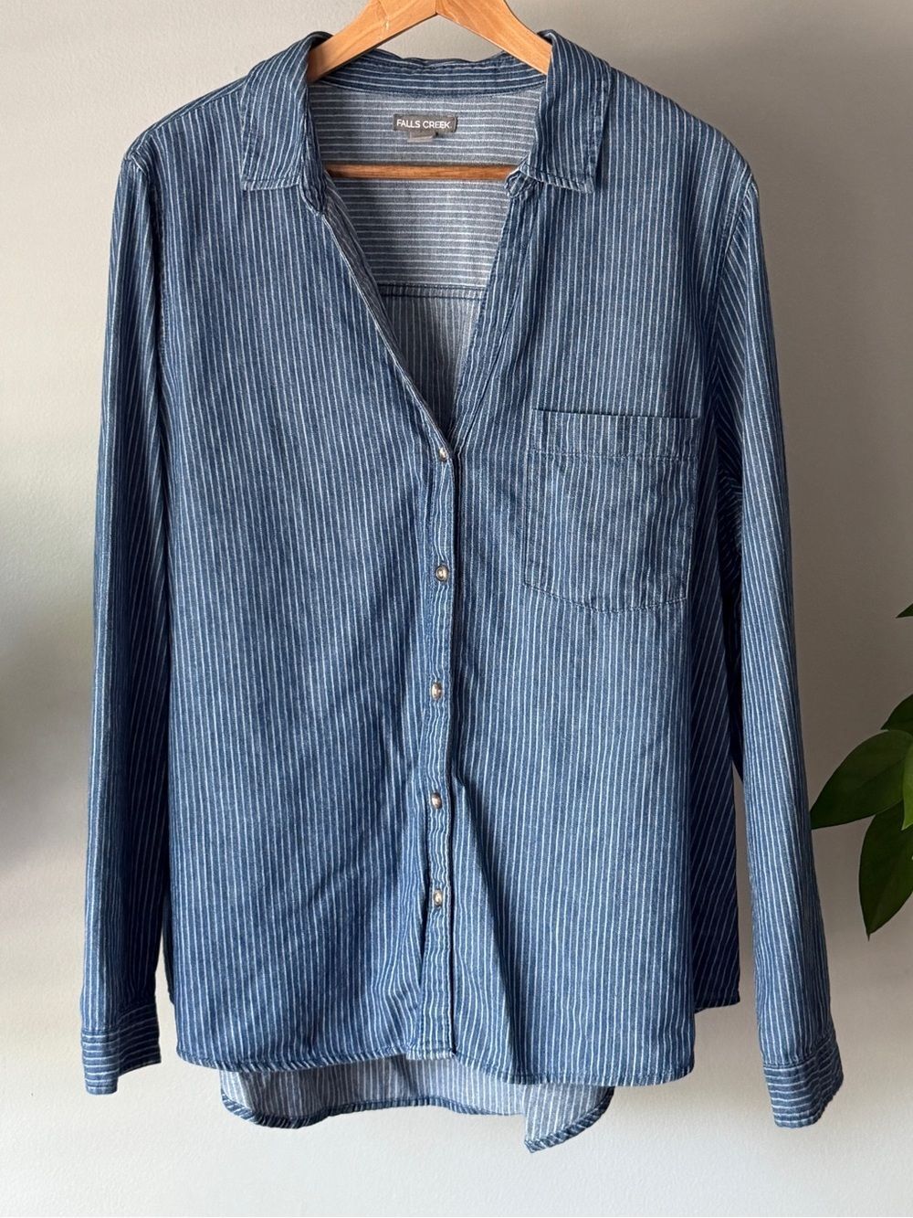 Falls Creek Button Down V-Neck Blue/White Pinstriped 100% Cotton Long Sleeve 1X